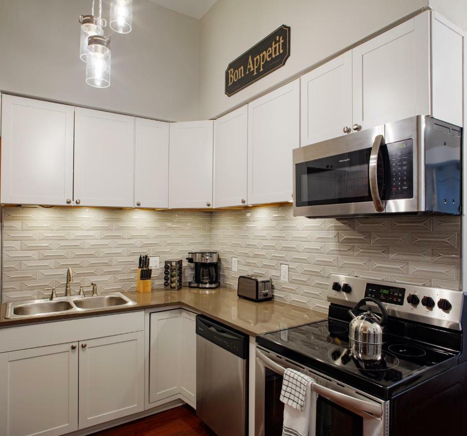Newly Renovated Historic Savannah Townhome! ภายนอก รูปภาพ