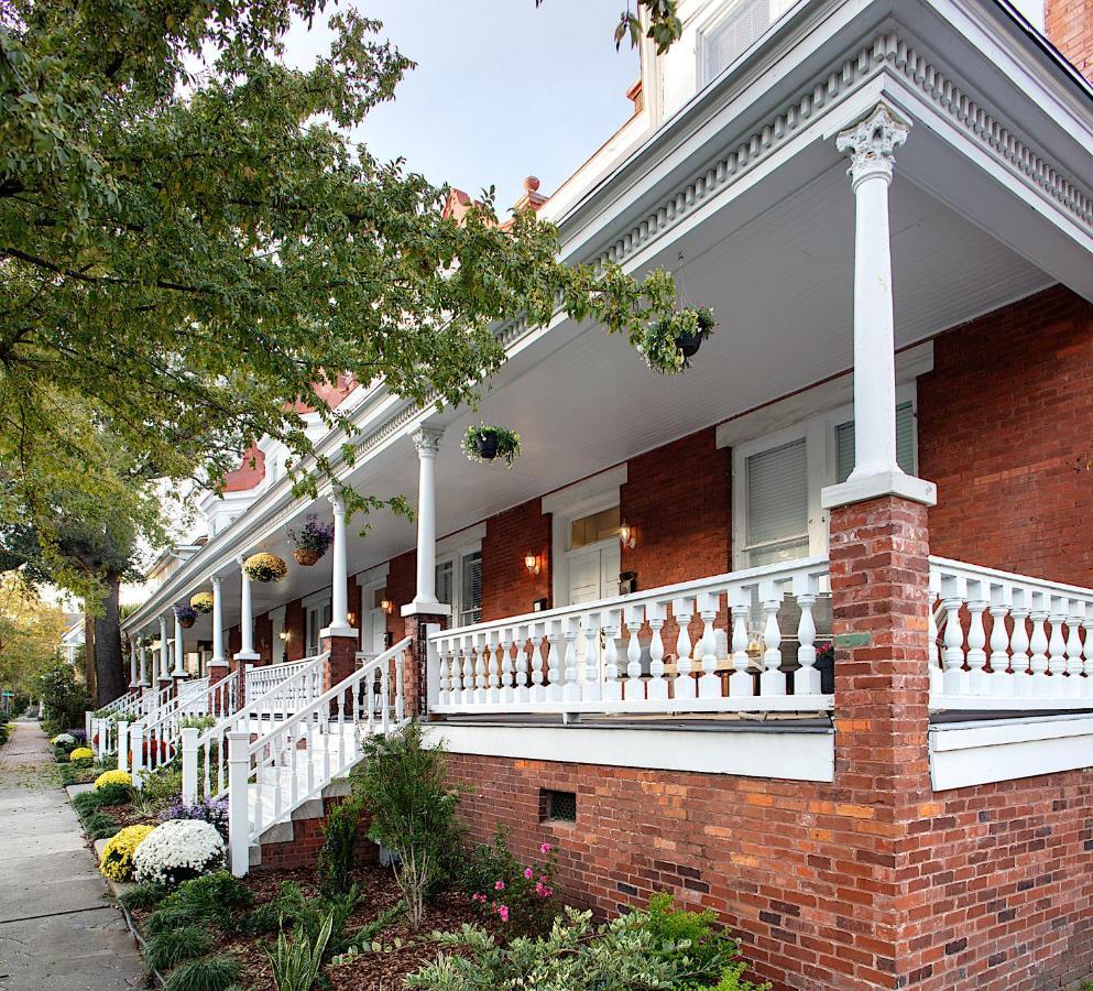 Newly Renovated Historic Savannah Townhome! ภายนอก รูปภาพ